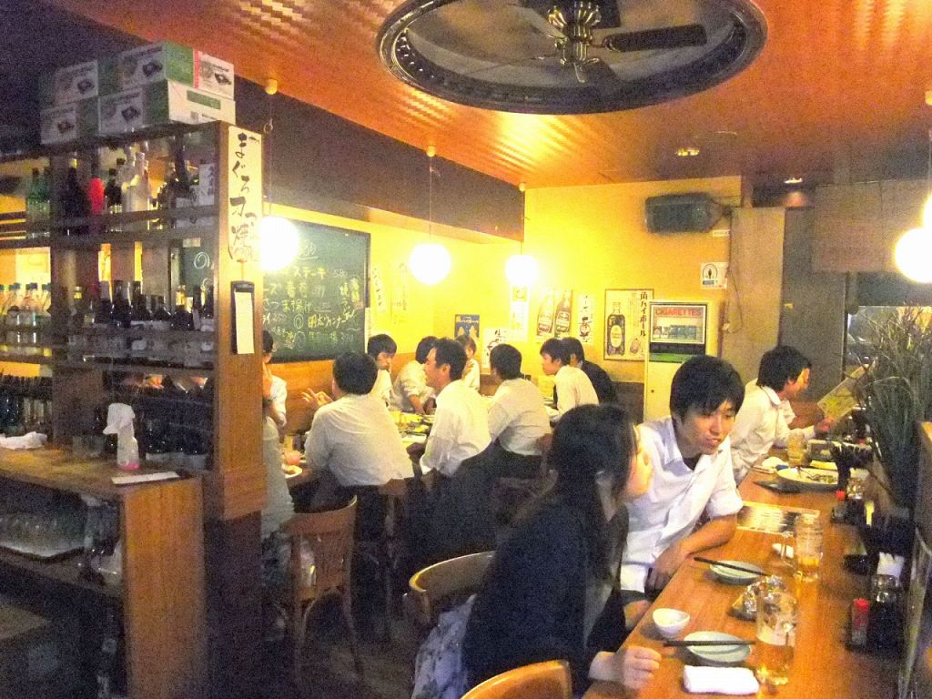 わいわいがやがやな活気が楽しい♪ちょっぴりレトロな昔ながらの雰囲気が居心地良い！