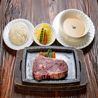 カントリーステーキと特製ソースで際立つ肉本来の旨味