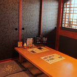 落ち着いた雰囲気の店内で本格的な手打ち信州そばをゆったり味わえます。