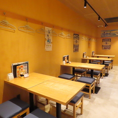 【貸切OK！】 25名様から貸切も承っております。自慢の料理と選び抜かれた日本酒が、特別な時間を演出。落ち着いた照明が、居心地の良い空間を創り出し、リラックスしてお過ごしいただけます。様々なシーンでご利用可能。心を込めておもてなしいたします。お問い合わせはお気軽に。みなさまのお越しをお待ちしております。