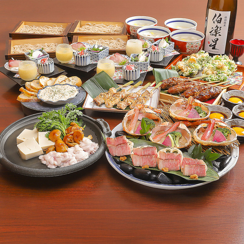 炭火で焼き上げたこだわりの串焼、アレンジを効かせた蕎麦前や季節感溢れるおばんざい