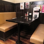 個室風でお席ごとにのれんで区切られているソファー席をご用意！ゆったり話したい飲み会にピッタリ◎