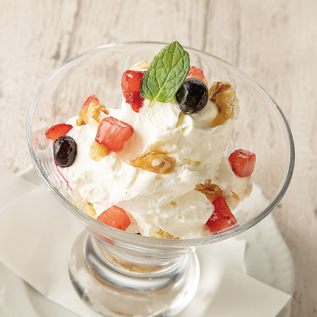 自慢のウメ子特製デザート。食後の〆にお楽しみください。仕入れ状況で内容が異なる場合がございます