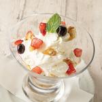 自慢のウメ子特製デザート。食後の〆にお楽しみください。仕入れ状況で内容が異なる場合がございます