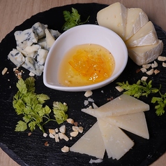 チーズ盛り合わせ3種