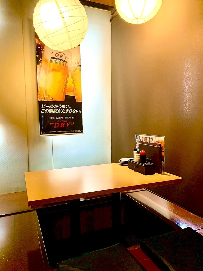 木のぬくもりを感じる暖かい雰囲気の店内