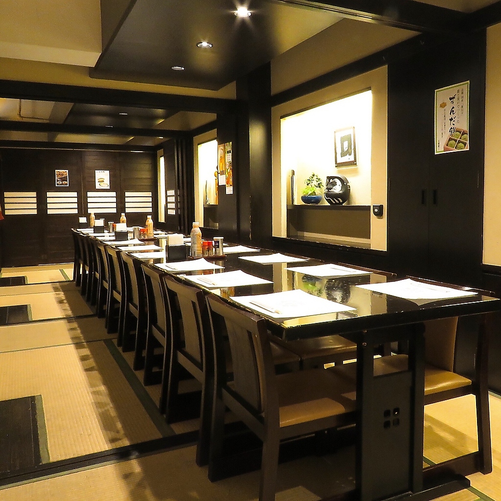 最大で30名様までご利用いただける畳の個室・テーブル席です。会社宴会や同窓会、接待におすすめ◎