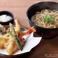 海老と季節野菜の天ぷらうどん