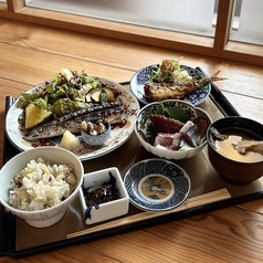 割烹本山サカナのおすすめランチ1