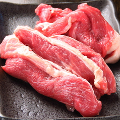 柔らかく臭みのないニュージーランド産ラム肉を使用！秘伝の熟成だれでたっぷりお召し上がり下さい♪の写真