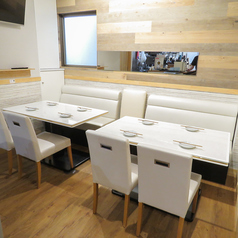 テーブル席では、ゆったりとお過ごし頂けます。少人数でのご宴会にもおすすめです★