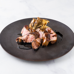 米澤豚ロースのソテー　バルサミコとバイオレットマスタードソース