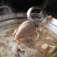 鶏もタコもカットはスタッフが行います