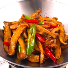 干偏杏鮑菌／エリンギのピリ辛揚げ