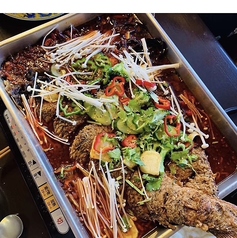 ラムの背骨四川風鍋煮込み/マーラー牛ハチの巣鍋