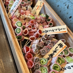 彩豊かな配色が目を引く【野菜巻き串】