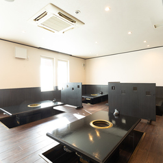 当店では6名様用掘りごたつ席を8席ご用意しております。