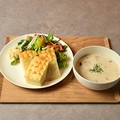 料理メニュー写真&nbsp;具沢山スープ＆自家製フォカッチャ