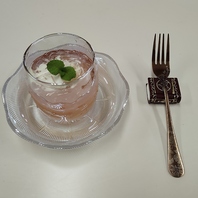 つるんと涼やか。県内産シロップで味わう特製葛切り