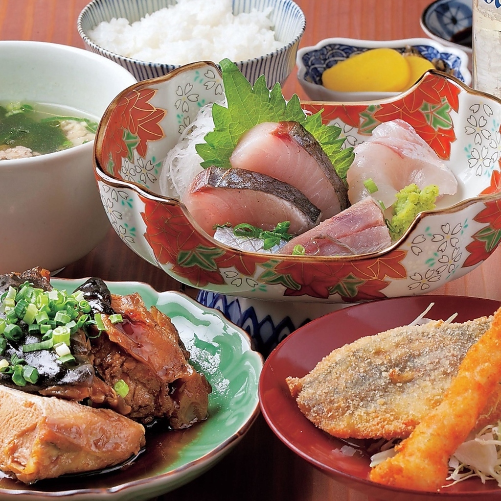 天神エリアのランチは当店で決まり！定食はもちろん、昼のみピッタリな逸品も多数ご用意♪