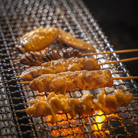 【五感で味わうライブ感】香ばしい香りと活気に包まれる