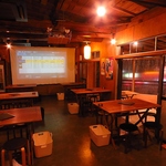 最大90名様まで店内貸切可能！スクリーンや音響もお貸しします。会社宴会や懇親会など大型宴会に◎