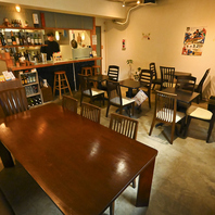 とり天と唐揚げを囲んで楽しむアットホームな居酒屋◎