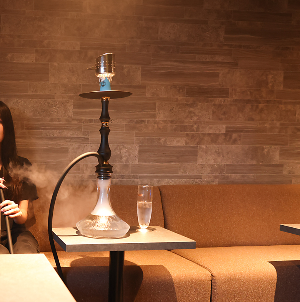 当店では約30種類のフレーバーから選べるシーシャをお楽しみいただけます！※画像はイメージです。