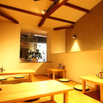 ゆったり寛げる2階のお座敷席。最大20名様以上の宴会も可能です◎落ち着いた空間で本格料理をどうぞ