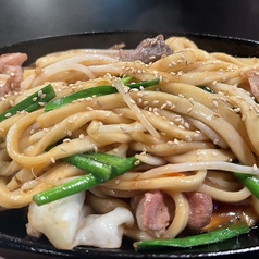 ホルモン焼きうどん