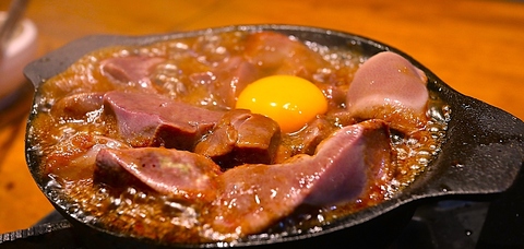 【国産牛もつ鍋】牛マルチョウのプリッとした食感が自慢！