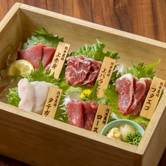 馬刺し盛り合わせ 五種