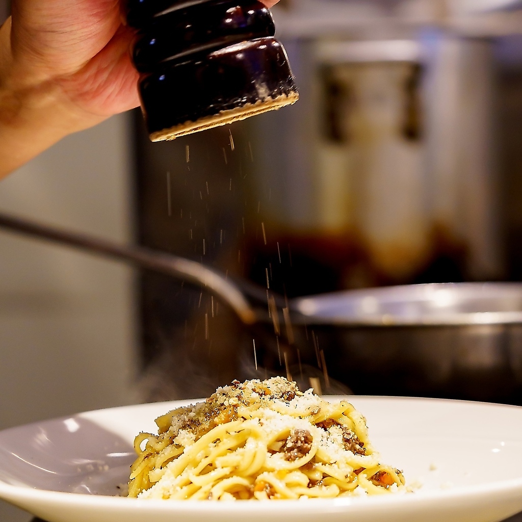 もちもち食感がやみつき♪具沢山のパスタを種類豊富にご用意しております！ワインとの相性もぴったり