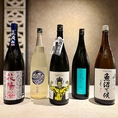 【全国のプレミアム銘酒をご用意】全国各地から厳選した希少な日本酒を多数取り揃えております。こだわりの和食出汁で味わう鴨料理や新鮮な海鮮とのペアリングはまさに絶品。日本酒好きの方にも必ずご満足いただけるラインナップです。