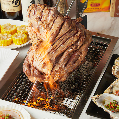 ☆焼肉と中国料理は絶品☆目の前で焼かれる羊肉の丸焼きは大人気♪ぜひご注文を◎