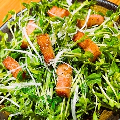 豆苗とベーコンのサラダ