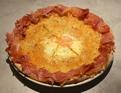 スペイン産ハモンセラーノとたっぷりチーズのビスマルク