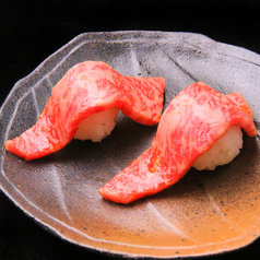 肉寿司 ミニッツロース(1人前2巻)の写真
