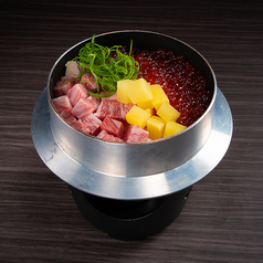 【炊き立てご飯】贅沢土鍋銀シャリ[和牛＆いくら]
