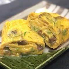 牛すじ煮と葱入りコーチン卵の出汁巻き 辛子マヨネーズ