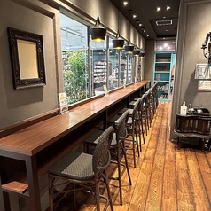 カウンターは全席コンセント有り。