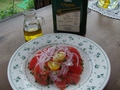料理メニュー写真 夏季　完熟トマトのサラダ、仏産オリーブオイル