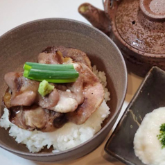 特上炙り牛たん丼