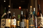 お酒はビールはもちろんカクテル・ワイン・日本酒・ウイスキーなど幅広く取り揃えてます。