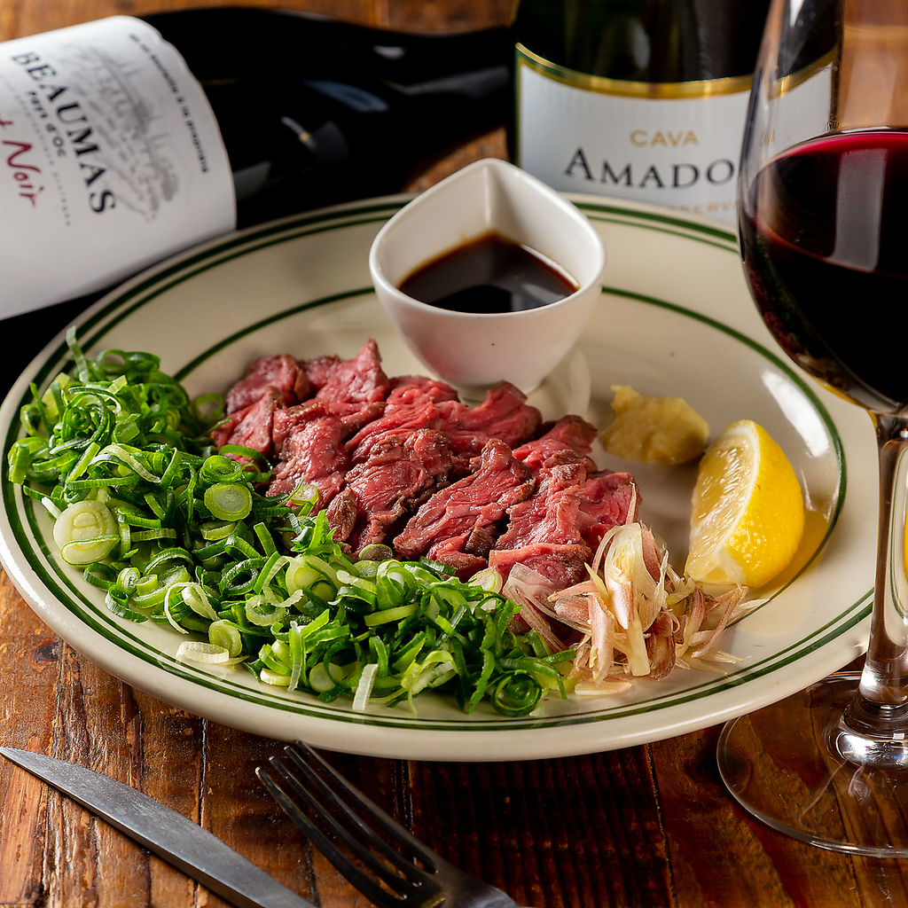 当店の名物その2★黒毛和牛タタキネギまみれ★初めての方にはまず味わって頂きたい一品です♪