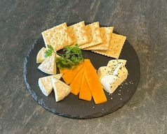 3種チーズ盛り合わせ　-クラッカー付き-の写真