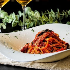 完熟トマトのスパイシーナポリタン