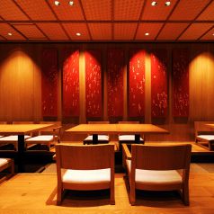 最大着席14名の橙は様々なシーンに活用可能