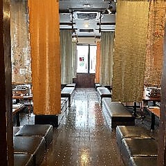 レイアウト変更可能です。開放感ある空間でゆっくりとお楽しみ頂けます。