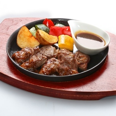 牛ヒレサイコロ鉄板ステーキ